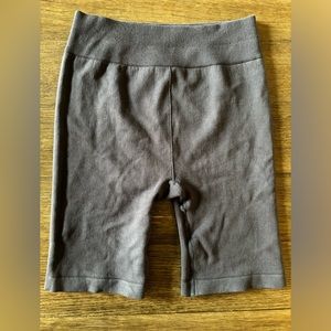 Fabletics seamless high waisted, 7 inch biker short, adult, medium charcoal